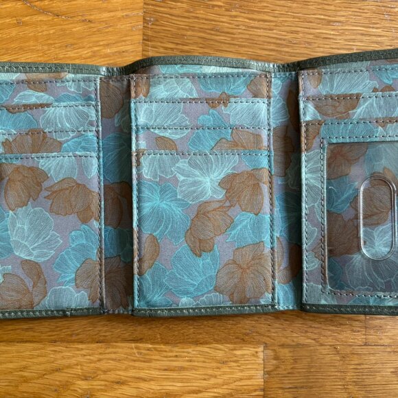 Hobo Sage Credit Wallet - Picture 2 of 6